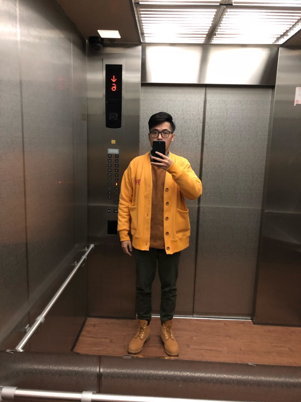 「ootd」｜「main boothのアイテム（ピーコート、イエロー系）」を使った、謝慶潭 Jim Hsieh さん（メンズ・178cm）の冬コーディネートの1枚目の写真