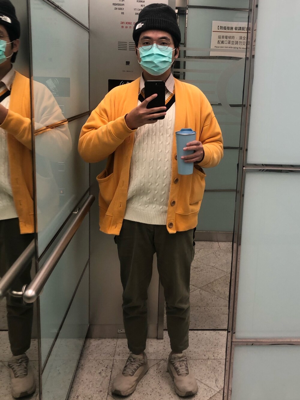 「ootd、Taipei 101」｜「Mark Gonzalesのアイテム（ニット/セーター、ホワイト系）」を使った、謝慶潭 Jim Hsieh さん（メンズ・179cm）の冬コーディネートの1枚目の写真