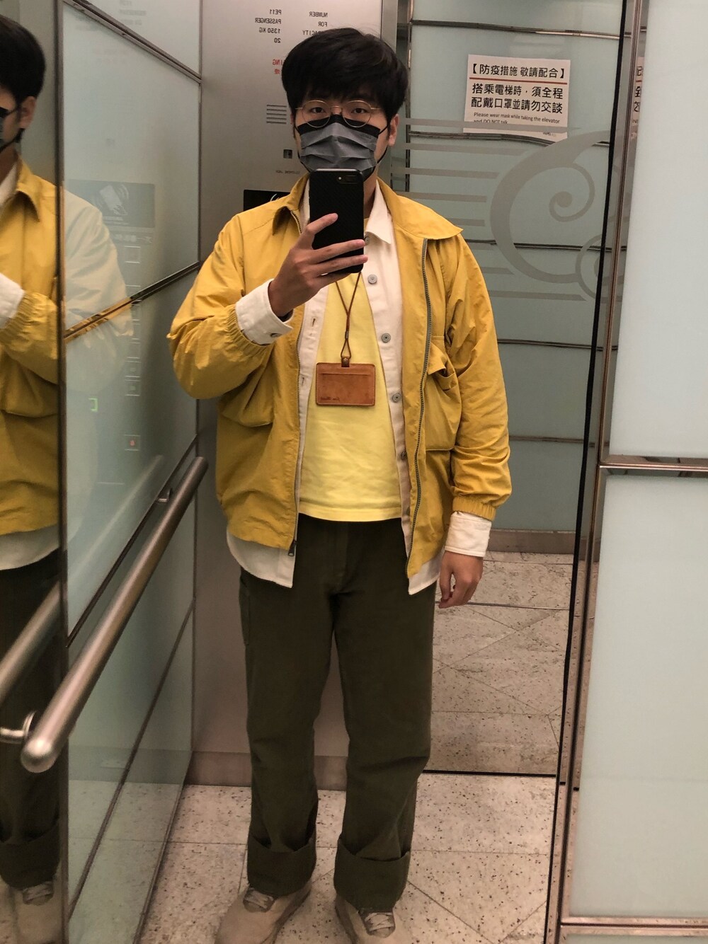「ootd、Taipei 101」｜「Levi'sのLevi's(R)RED STAY LOOSE UTILITY IN HER EYES GD（デニムパンツ、グリーン系）」を使った、謝慶潭 Jim Hsieh さん（メンズ・179cm）の冬コーディネートの1枚目の写真