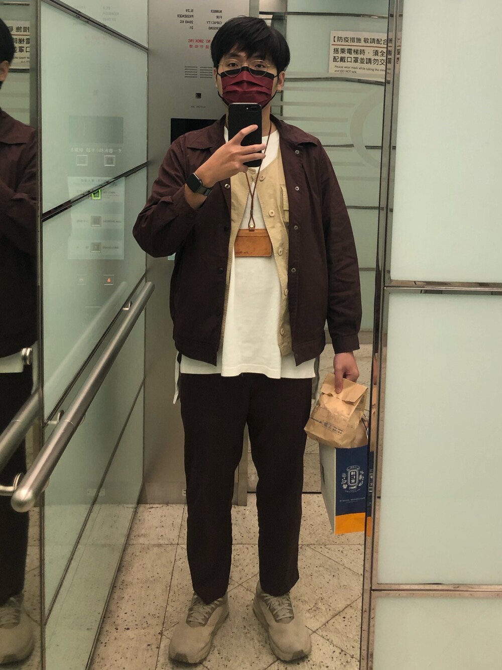 「ootd、Taipei 101」｜「HOKAのアイテム（その他シューズ、ベージュ系）」を使った、謝慶潭 Jim Hsieh さん（メンズ・179cm）の春コーディネートの1枚目の写真
