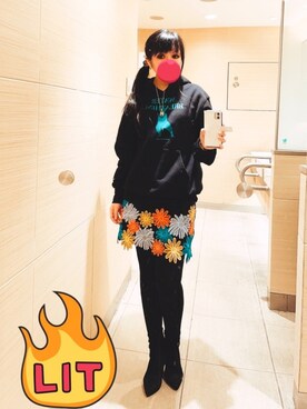 MI☆YUさんの「フラワー刺繍台形スカート」を使ったコーディネート