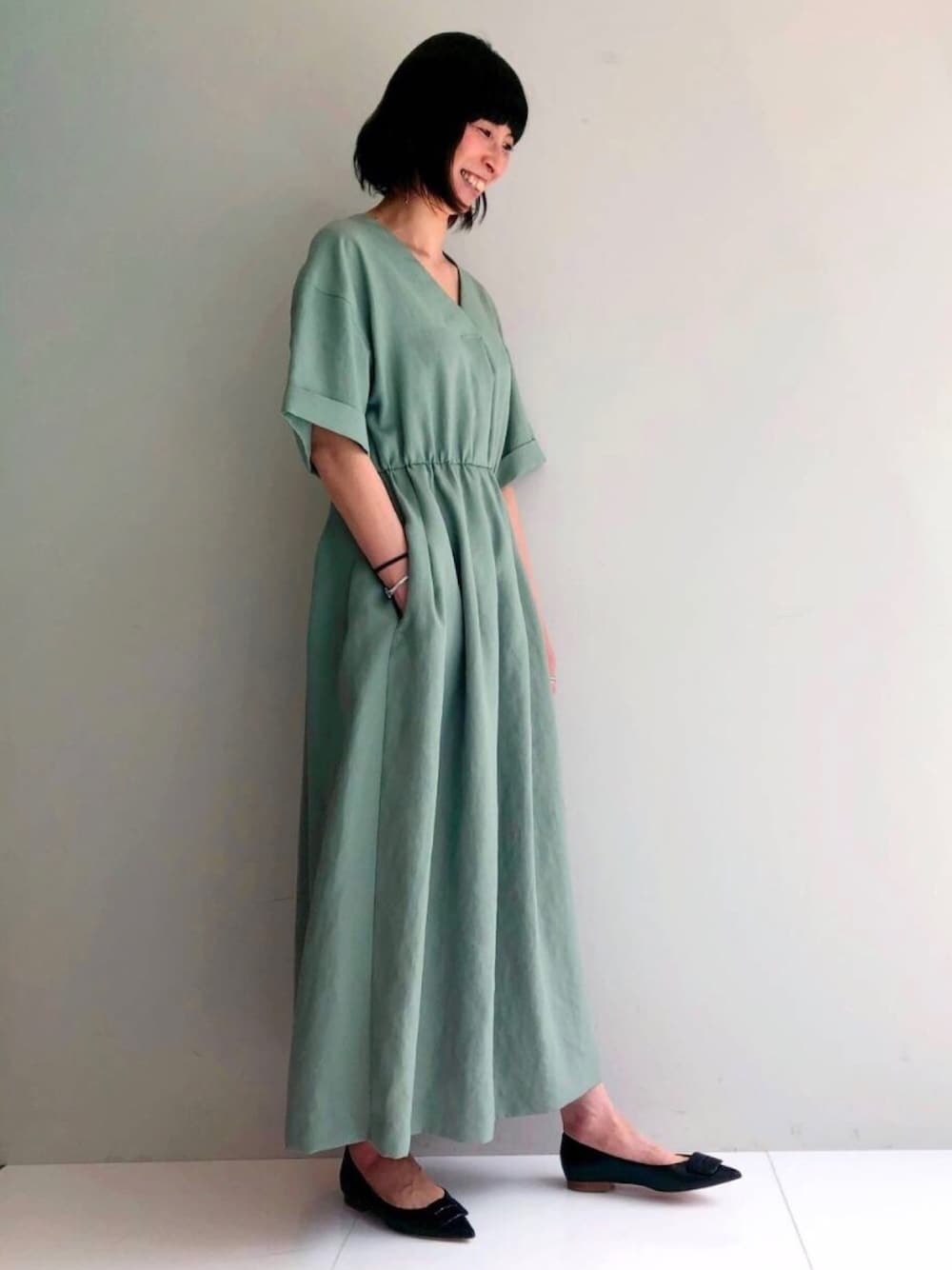 DRESSTERIOR（ドレステリア）の「Vネックタックワンピース