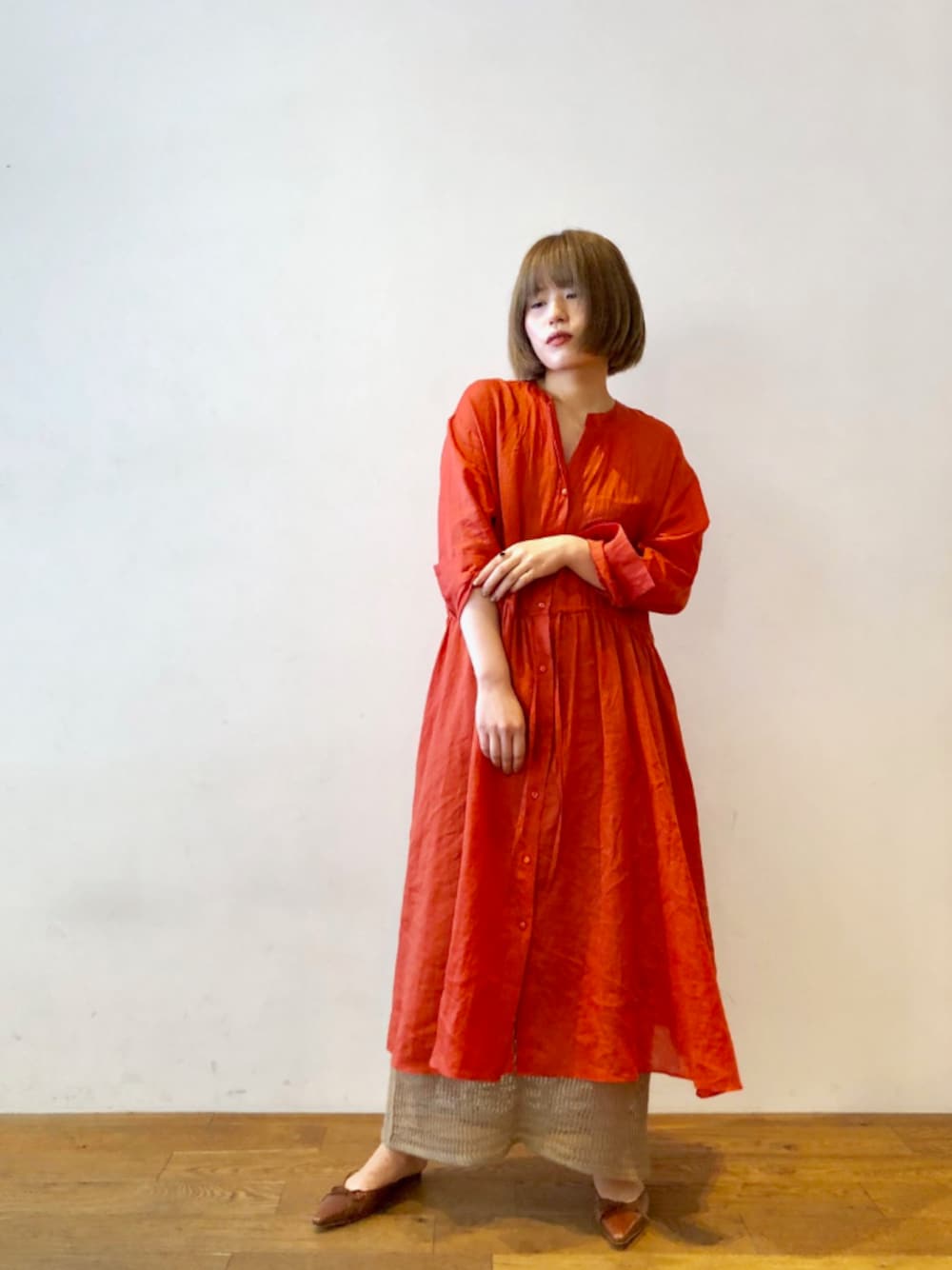 美品ドレステリア 洗える リネン100% キーネックドロストワンピース レッド 美品ドレステリア 洗える リネン100% キーネックドロスト