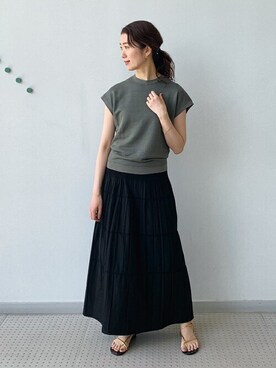 「アイテム（サンダル、ゴールド系）」を使った、DRESSTERIORさん（レディース・166cm）の春コーディネート