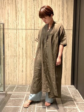 「アイテム（サンダル、ゴールド系）」を使った、DRESSTERIORさん（レディース・156cm）の春コーディネート