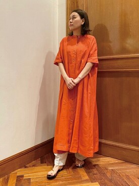 「アイテム（サンダル、ゴールド系）」を使った、DRESSTERIORさん（レディース・161cm）の春コーディネート