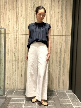 「アイテム（サンダル、ゴールド系）」を使った、DRESSTERIORさん（レディース・172cm）の春コーディネート