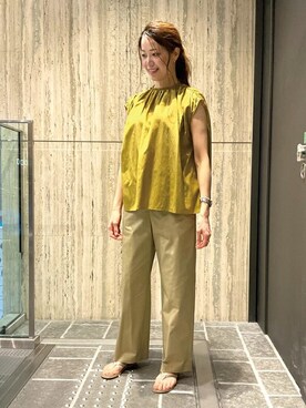 「アイテム（サンダル、ゴールド系）」を使った、DRESSTERIORさん（レディース・168cm）の春コーディネート
