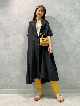 「アイテム（サンダル、ゴールド系）」を使った、DRESSTERIORさん（レディース・164cm）の春コーディネート