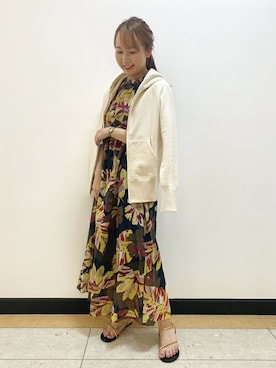 「アイテム（サンダル、ゴールド系）」を使った、DRESSTERIORさん（レディース・154cm）の春コーディネート