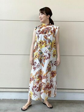 「アイテム（サンダル、ゴールド系）」を使った、DRESSTERIORさん（レディース・156cm）の春コーディネート