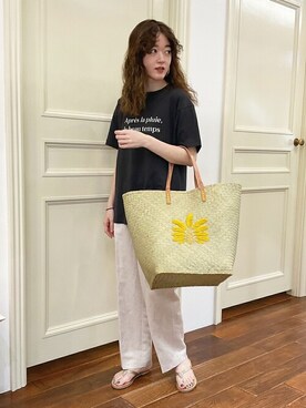 「アイテム（サンダル、ゴールド系）」を使った、DRESSTERIORさん（レディース・162cm）の春コーディネート