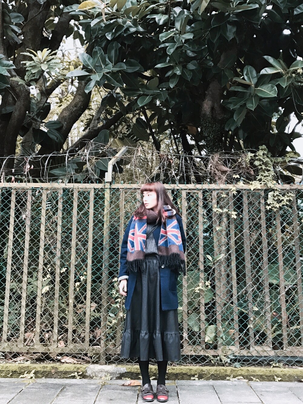 「GUのアイテム（トップス、グレー系）」を使った、Swan Duさん（レディース・166cm）の春コーディネートの1枚目の写真