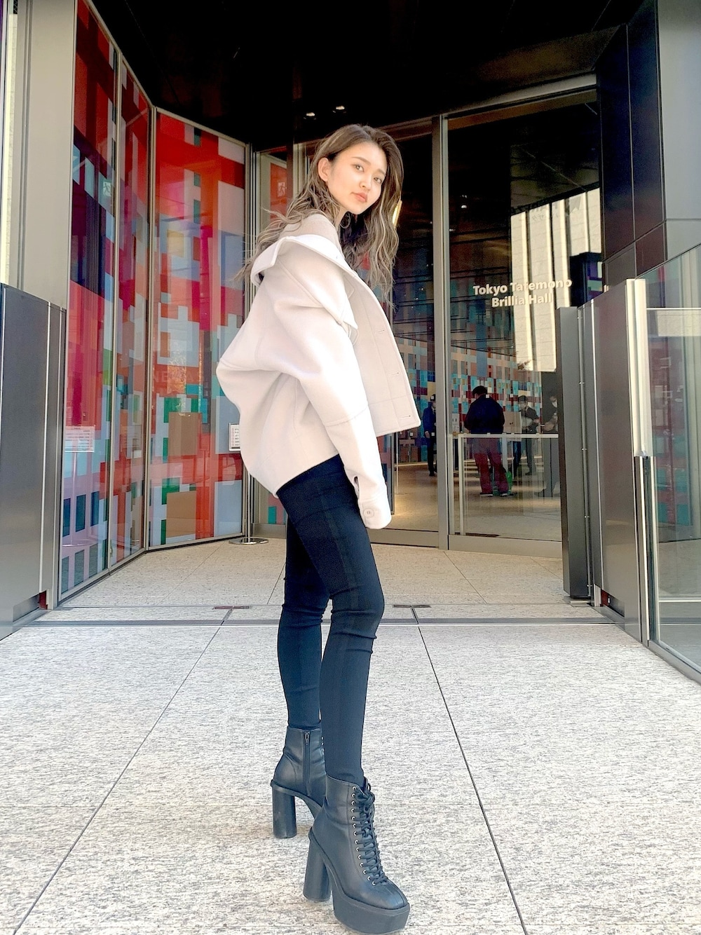 「冬コーデ、オトナカジュアル、パンツスタイル、ootd、シンプル、モノトーン、ENVYM」｜「ENVYMのメルトンルーズＪＫ（カバーオール、グレー系）」を使った、MIYUKIさん（レディース・163cm）の冬コーディネートの1枚目の写真