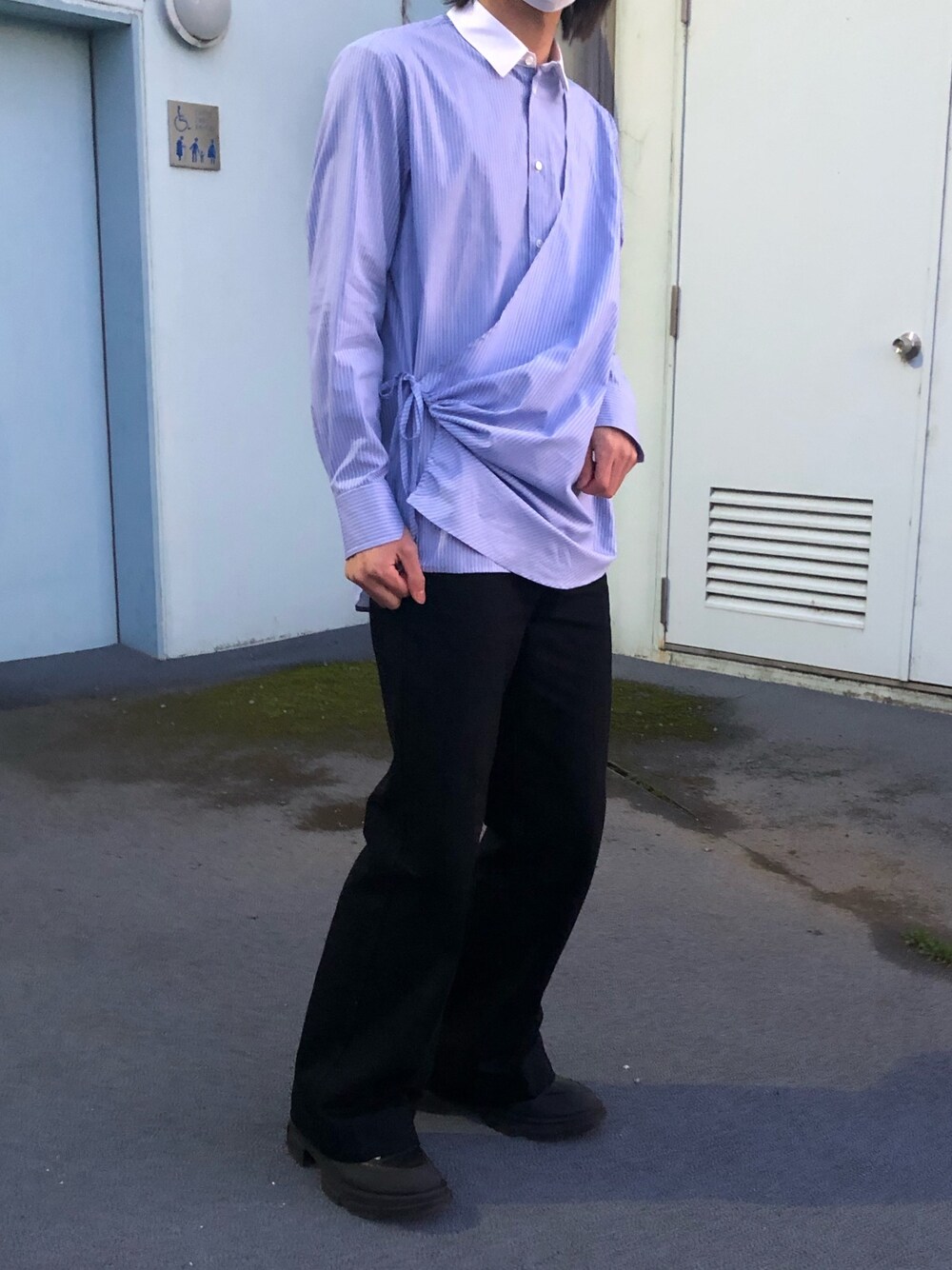 「bothのアイテム（シューズ、ブラック系）」を使った、フクダさん（メンズ・175cm）の春コーディネートの1枚目の写真