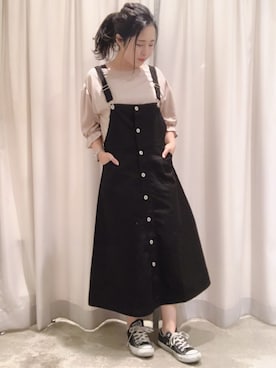 「converse」｜「アイテム（ジャンパースカート）」を使った、さ と う ☺︎さん（レディース・161cm）の春コーディネート