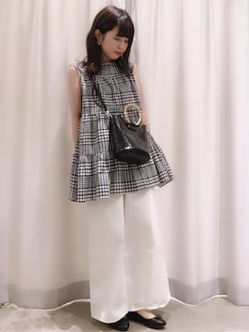 「E hyphen world gallery（イーハイフンワールドギャラリー）のアイテム（ハンドバッグ）」を使った、さ と う ☺︎さん（レディース・161cm）の春コーディネート