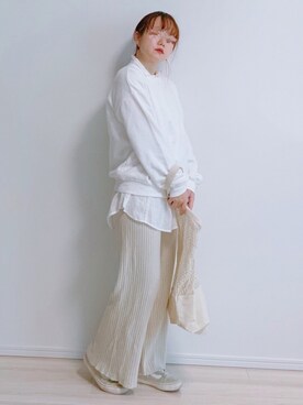 「Auntie Rosa Holiday（アンティローザホリデー）の【Holiday】リブニットパンツ（その他パンツ、ベージュ系）」を使った、tomoさん（レディース・157cm）の春コーディネート