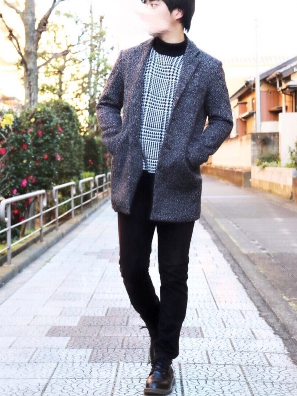 「シンプル、モノトーンコーデ、ootd、GU、大人カジュアル、UNIQLO、ハイネック、デート、相互フォロー、初売りセールで買いました2019」｜「GUのジャカードーセーター【グレンチェック】（ニット/セーター、ブラック系）」を使った、りょうさん（メンズ・174cm）の冬コーディネートの1枚目の写真