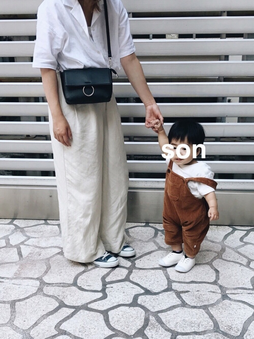 「ママコーデ、シンプルコーデ、プチプラコーデ、息子コーデ、GU、UNIQLO、selectshop、CONVERS、西松屋、親子コーデ」｜「UNIQLOのアイテム（Tシャツ/カットソー、ホワイト系）」を使った、Minさん（キッズ・70cm）の夏コーディネートの1枚目の写真