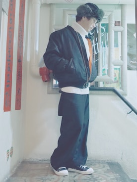 「HARE（ハレ）のアイテム（MA-1）」を使った、Ka Wai Liangさん（メンズ・170cm）の冬コーディネート