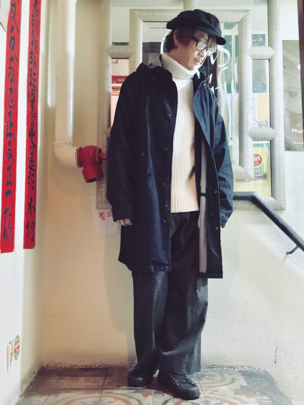 「HARE、GU」｜「HAREのタートルアゼアミニット(HARE)（ニット/セーター、ホワイト系）」を使った、Ka Wai Liangさん（メンズ・170cm）の冬コーディネートの1枚目の写真