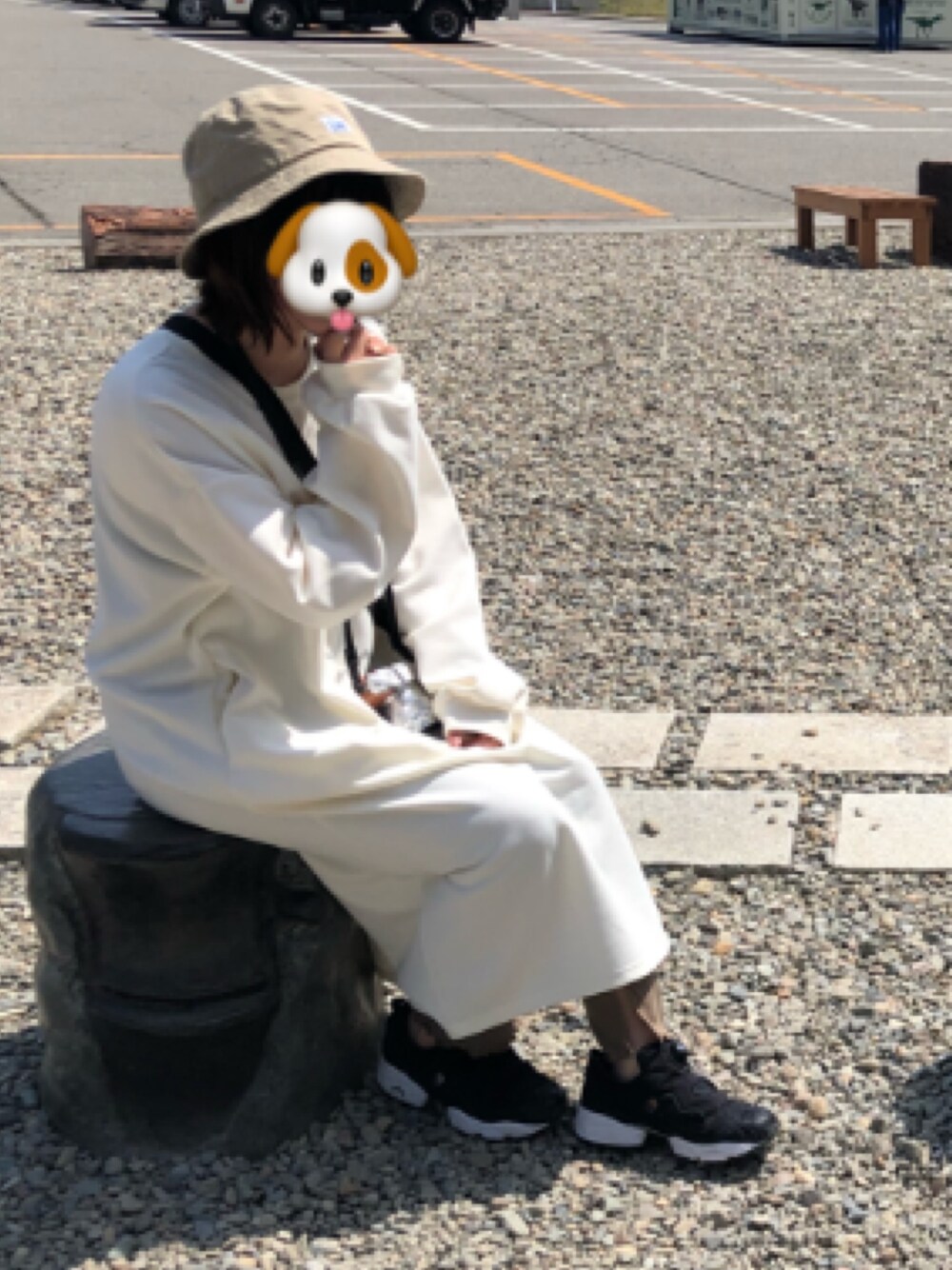 「恐竜博物館」｜「Chaco closetのバルーンスリーブ ポケット付き スウェットワンピース（ワンピース、ホワイト系）」を使った、いぬのさん（レディース・157cm）の秋コーディネートの1枚目の写真