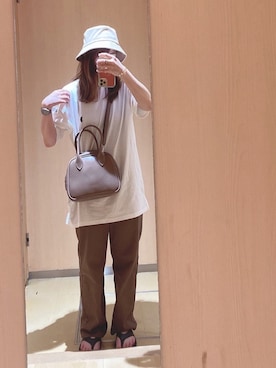 「ブラウンパンツ」｜「アイテム（腕時計）」を使った、いぬのさん（レディース・157cm）の春コーディネート