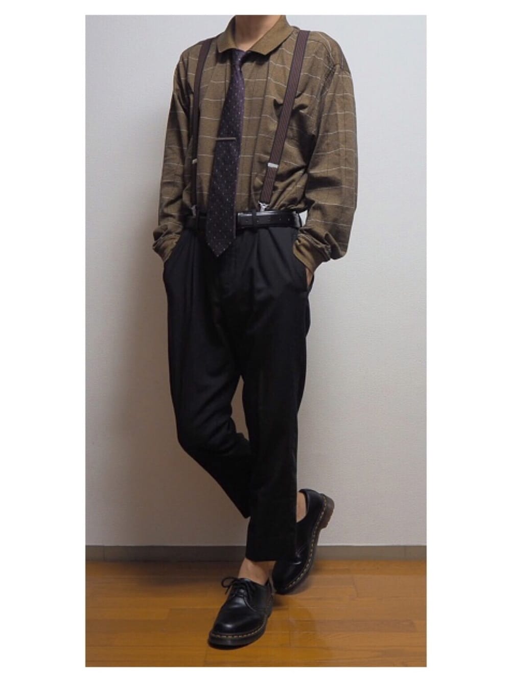 「タックイン、ポロシャツ、古着、サスペンダー、ネクタイ、Dr.Martens」｜「Dr. Martensの1461Z 3 EYE SHOE DMS BLACK SMOOTH 10085001 ドクターマーチン 3-EYE SHOE（ドレスシューズ、ブラック系）」を使った、献帝さん（メンズ・171cm）の秋コーディネートの1枚目の写真