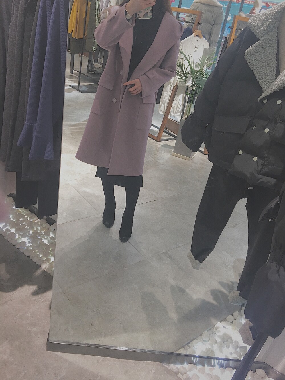 「D.SIGNのアイテム（モッズコート、パープル系）」を使った、atiaroさん（レディース・165cm）の冬コーディネートの1枚目の写真