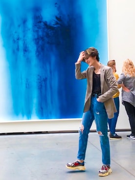 Narin Hoseiniさん（レディース・173cm）の秋コーディネート