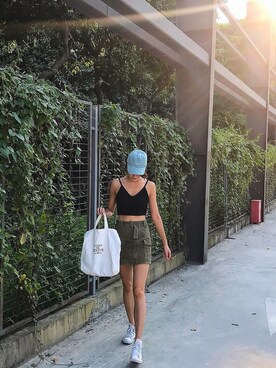 「CLOT（クロット）のアイテム（帽子）」を使った、Lynn Xiongさん（レディース・175cm）の秋コーディネート