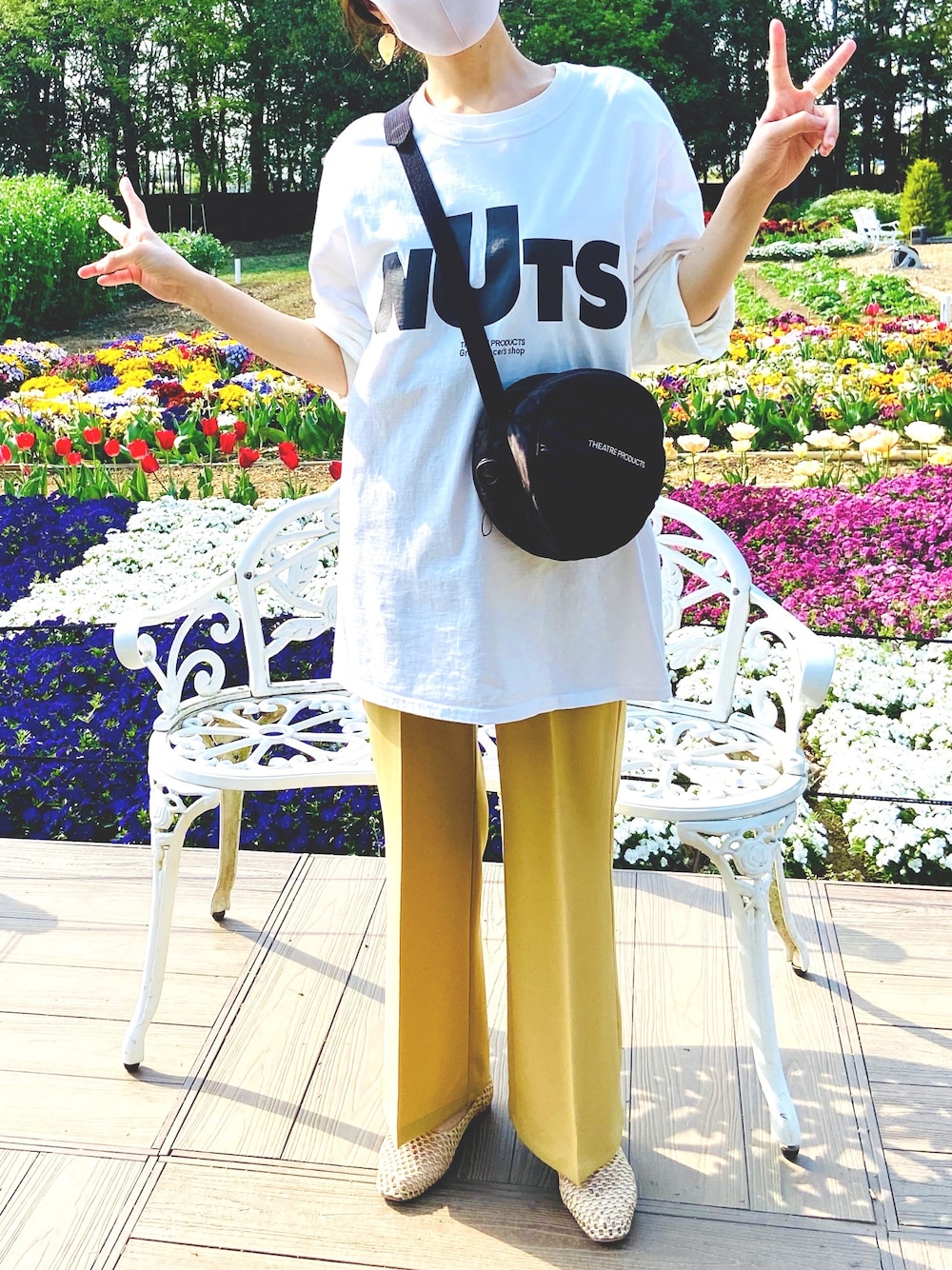 「ビタミンカラー、シアタープロダクツ(THEATRE PRODUCTS)」｜「THEATRE PRODUCTSのベジタブルプリントTシャツ（Tシャツ/カットソー、ホワイト系）」を使った、to_piさん（レディース・155cm）の春コーディネートの1枚目の写真