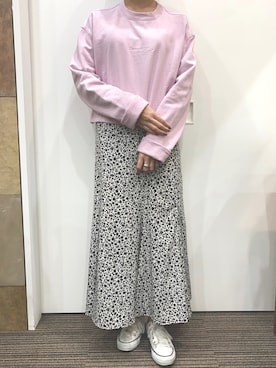 「CELINE」｜「アイテム（スウェット）」を使った、mipoさん（レディース・162cm）の春コーディネート