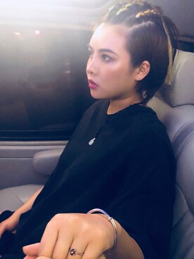 「アイテム（アクセサリー、レッド系）」を使った、宫下さん（レディース・162cm）の冬コーディネート