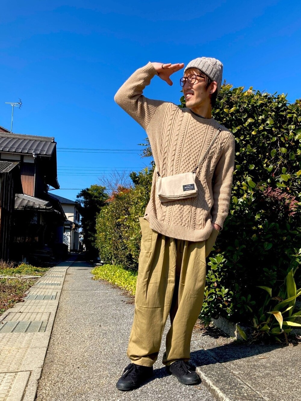 「SHOO・LA・RUEのアイテム（ショルダーバッグ、ベージュ系）」を使った、タキナオ🐓さん（メンズ・170cm）の冬コーディネートの1枚目の写真