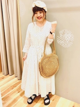 「ペーパーバッグ」｜「アイテム（アナログ腕時計）」を使った、えりさん（レディース・150cm）の夏コーディネート
