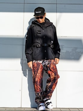 「Supreme （シュプリーム）のアイテム（パンツ）」を使った、HYS-TKさん（メンズ・178cm）の秋コーディネート