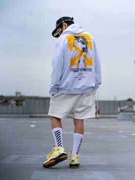 「OFF-WHITE」｜「アイテム（パーカー）」を使った、HYS-TKさん（メンズ・178cm）の春コーディネート