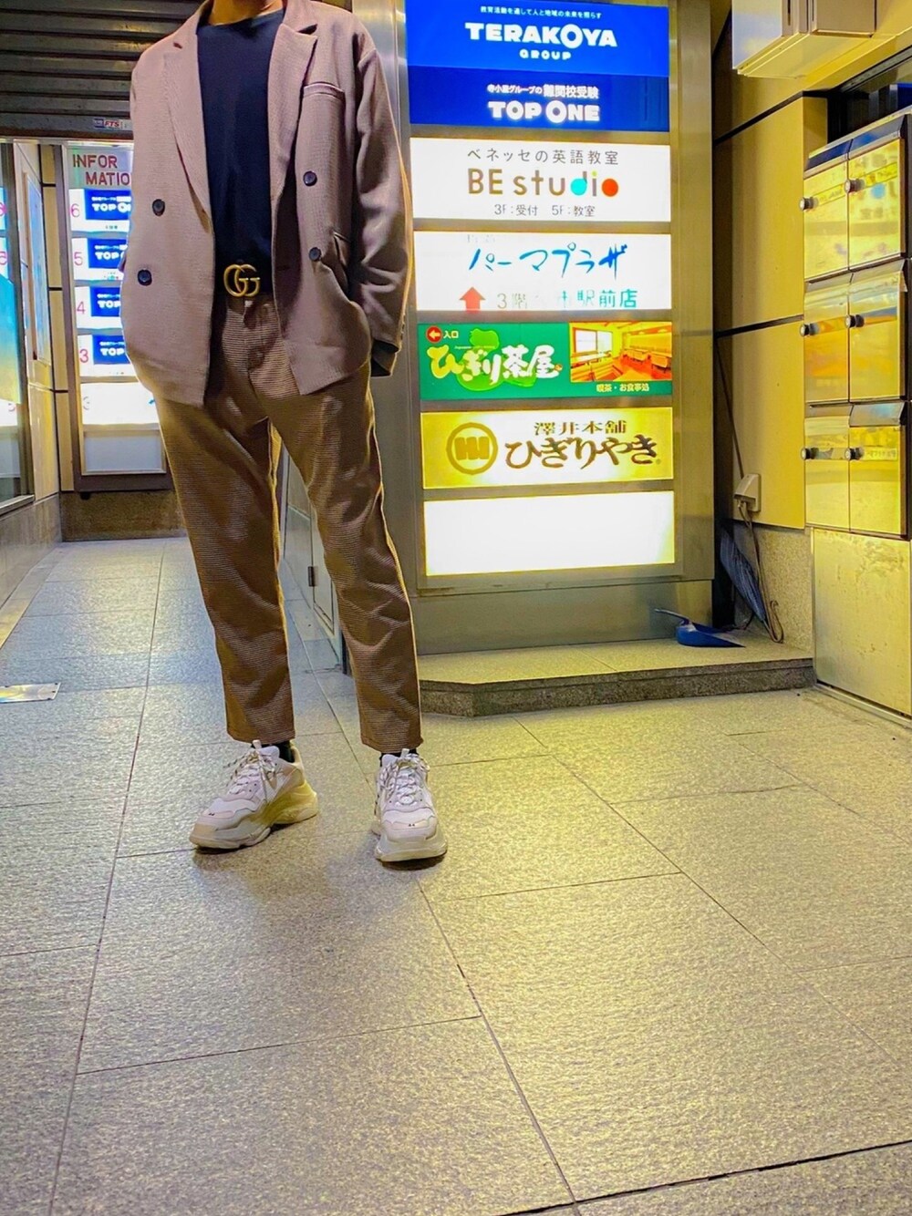 「オトナカジュアル、はるコーデ、お洒落さんとつながりたい、春、いいね、save、フォローお願いします🤑、GU、キレイめ、韓国ファッション、愛媛」｜「BALENCIAGAのBalenciaga Triple S Air Nylon Sneakers with Logo, Blanc（スニーカー、ホワイト系）」を使った、たいぴーさん（メンズ・187cm）の秋コーディネートの1枚目の写真