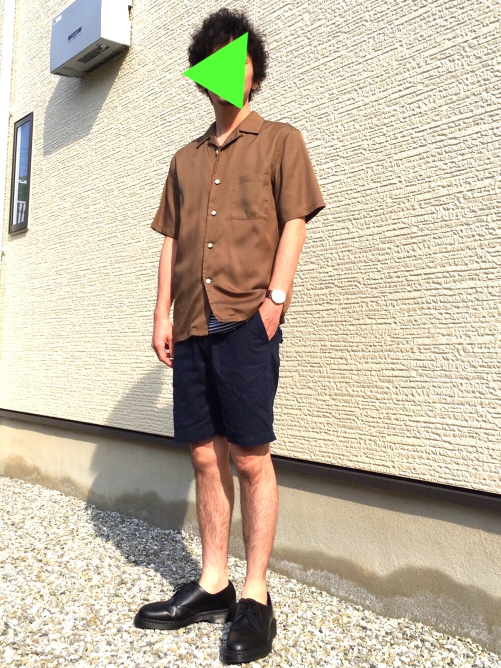 「夏コーデ、大人コーデ、きれいめカジュアル、オープンカラーシャツ、シンプル、プチプラ、ハーフパンツ、ボーダー」｜「UNIQLOのオープンカラーシャツ（半袖）（シャツ/ブラウス、グリーン系）」を使った、J.Jさん（メンズ・172cm）の夏コーディネートの1枚目の写真