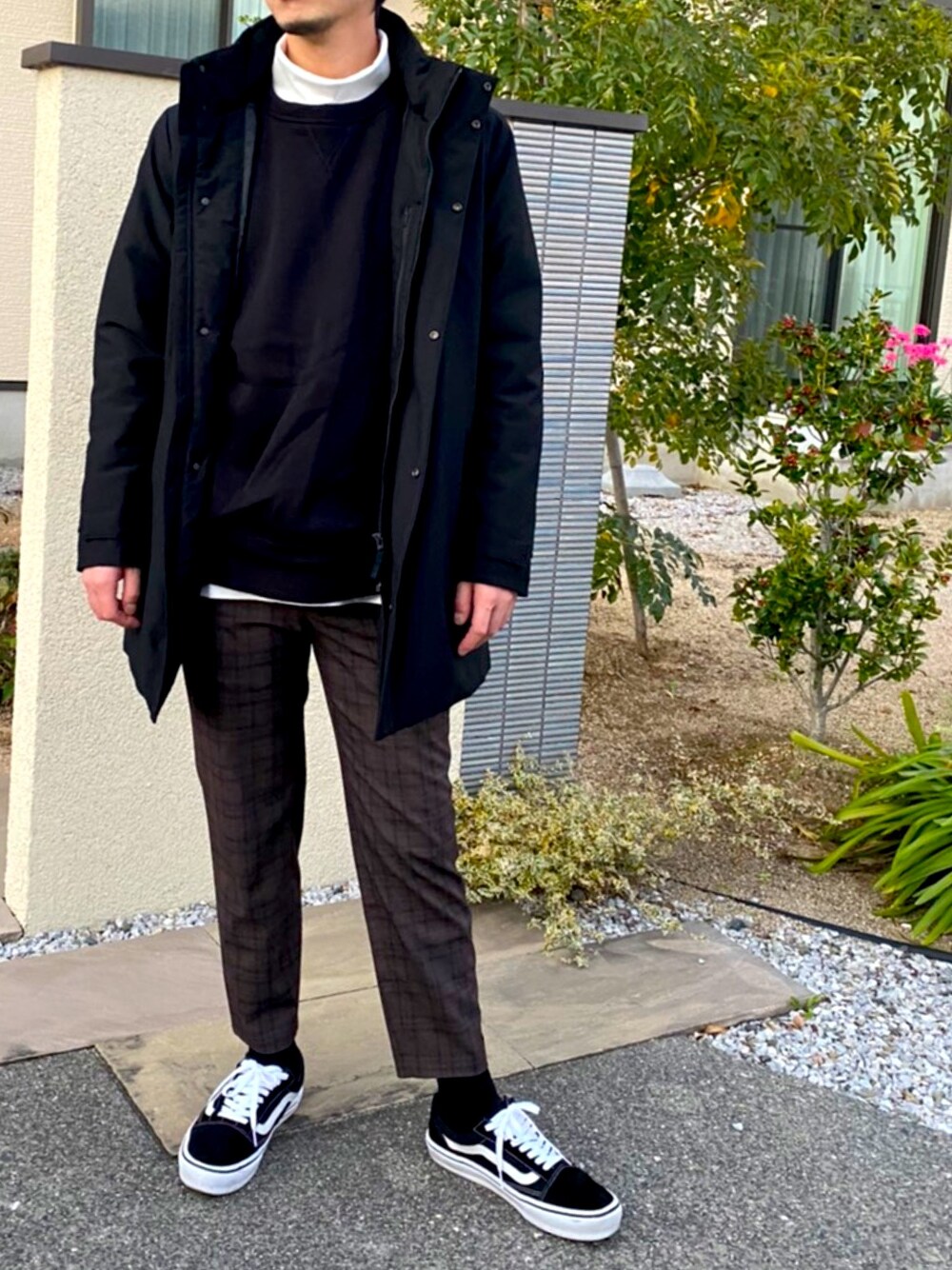 「UNIQLOのタートルネックT（長袖）（Tシャツ/カットソー、ホワイト系）」を使った、J.Jさん（メンズ・172cm）の冬コーディネートの1枚目の写真
