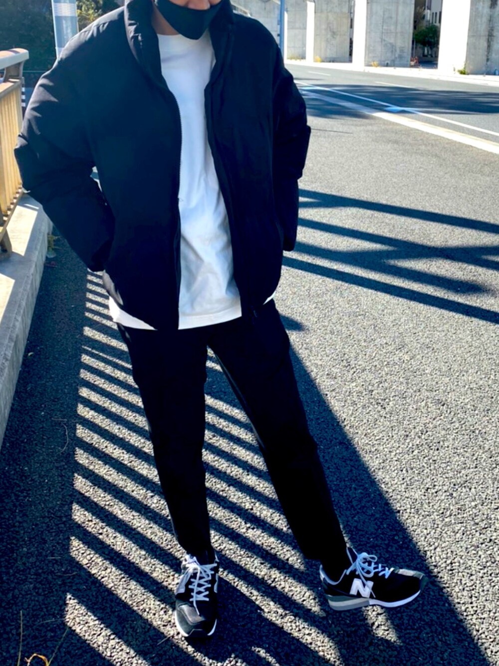 「休日コーデ、冬コーデ、おしゃれさんと繋がりたい、プチプラコーデ、オトナカジュアル、ブラック、シンプル」｜「WYM LIDNMの【WYM LIDNM】HEAT FIBER DOWN JACKET（ダウンジャケット/コート、ブラック系）」を使った、J.Jさん（メンズ・172cm）の冬コーディネートの1枚目の写真