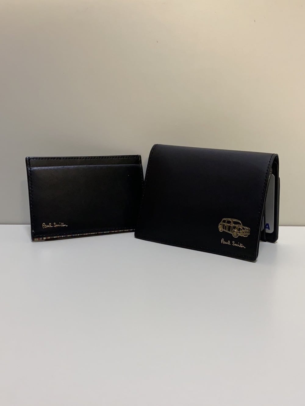 Paul Smith ミニエンボス ミニ財布 / 873851 P016 Paul Smith（ポールスミス）の「ミニエンボス ミニ財布 / 873851