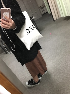 「A.P.C.」｜「アイテム（ムートンコート）」を使った、Osaya さん（レディース・155cm）の秋コーディネート