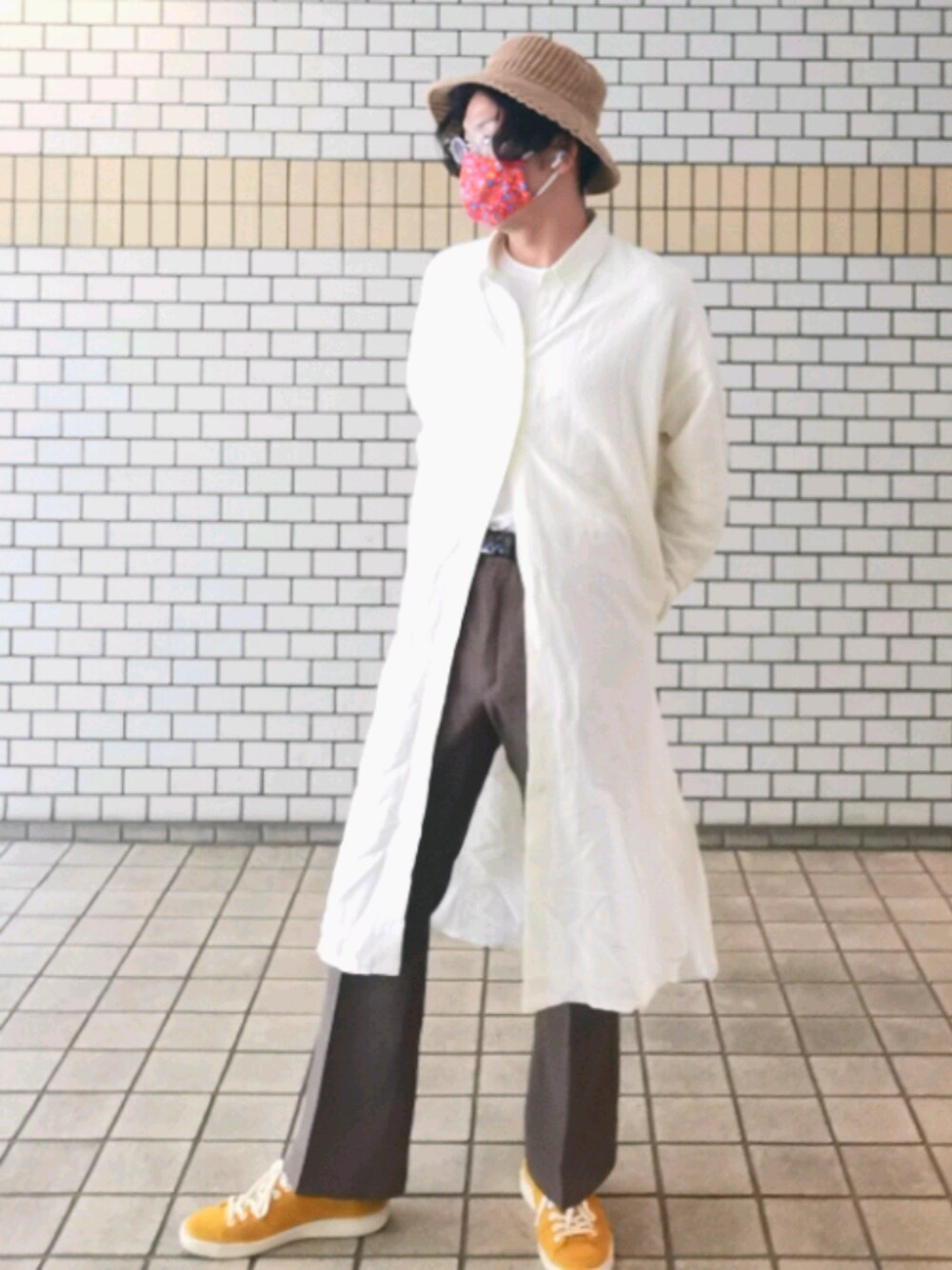「秋コーデ、ワンピース、ワンピース×スニーカー、フレアパンツ」｜「PATRICKのアイテム（スニーカー、オレンジ系）」を使った、うずらさん（メンズ・177cm）の秋コーディネートの1枚目の写真
