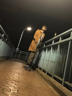 「ZARA（ザラ）のアイテム（トレンチコート、ブラウン系）」を使った、ARNY(アーニー)さん（メンズ・180cm）の春コーディネート