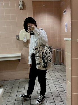 「トイレから失礼しやす」｜「アイテム（スニーカー）」を使った、ヨーグルトさん（レディース・159cm）の春コーディネート