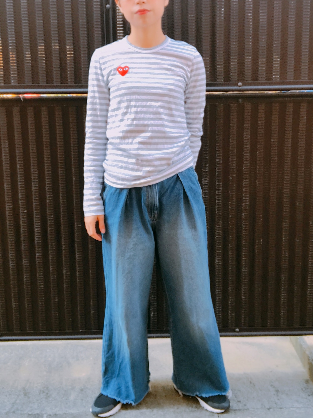 「毎日の記録、COMME des GARÇONS、PLAY comme des garcons、ギャルソン、NIKE、エアハラチ、ランウルトラ」｜「PLAY COMME des GARCONSのアイテム（Tシャツ/カットソー、グレー系）」を使った、毎日の記録さん（レディース・153cm）の冬コーディネートの1枚目の写真