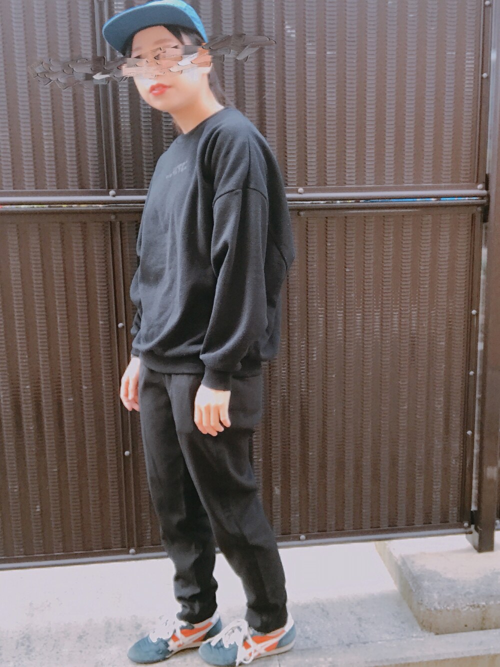 「毎日の記録、Supreme(シュプリーム)、シュプリーム、Onitsuka Tiger、オニツカタイガー」｜「Supreme のアイテム（キャップ、ブルー系）」を使った、毎日の記録さん（レディース・153cm）の春コーディネートの1枚目の写真